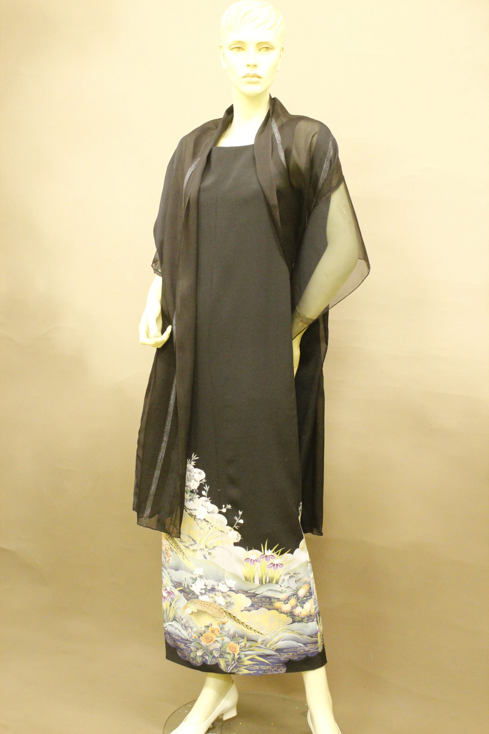 気軽で簡単で便利な価値ある黒留袖ドレスのブライダルマザー